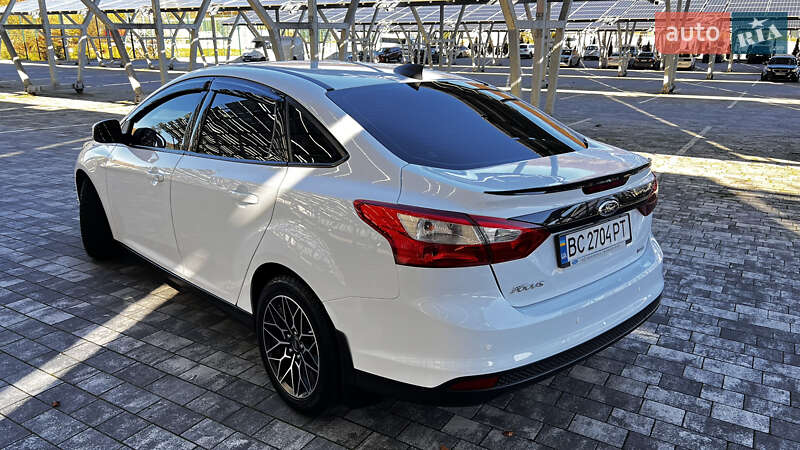 Седан Ford Focus 2013 в Винниках