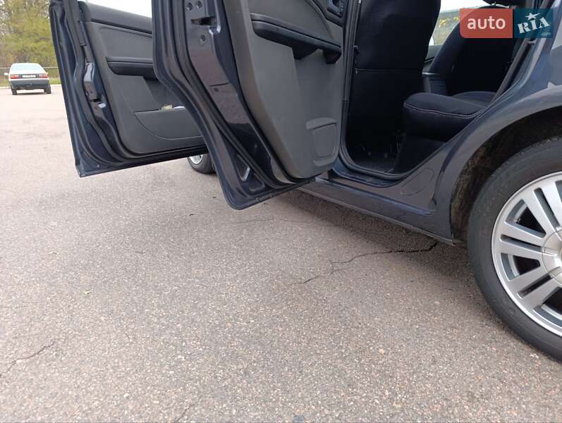 Седан Ford Focus 2006 в Черкасах фото 12 Седан Ford Focus 2006 в Черкасах