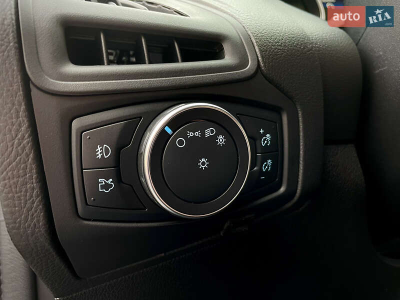 Хэтчбек Ford Focus 2017 в Киеве