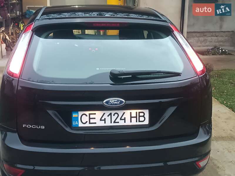 Седан Ford Focus 2010 в Сторожинці