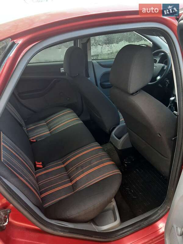 Хетчбек Ford Focus 2008 в Краматорську
