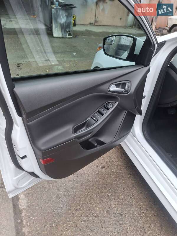 Седан Ford Focus 2015 в Николаеве