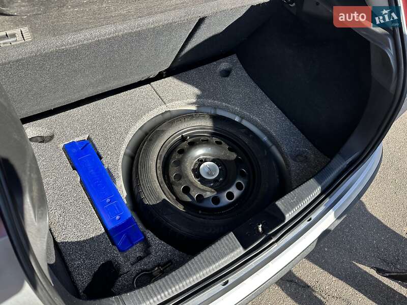 Хетчбек Ford Focus 2002 в Миколаєві фото 15 Хетчбек Ford Focus 2002 в Миколаєві