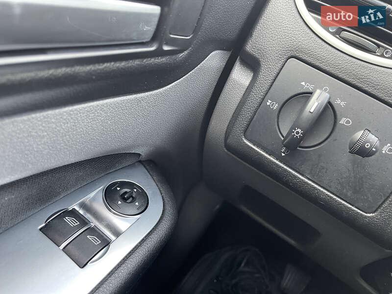 Хетчбек Ford Focus 2010 в Житомирі