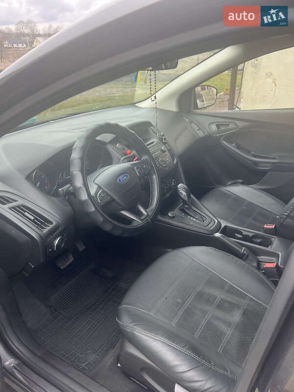 Седан Ford Focus 2015 в Львові