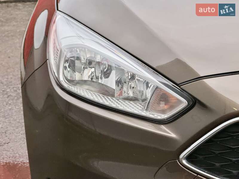 Хэтчбек Ford Focus 2017 в Киеве