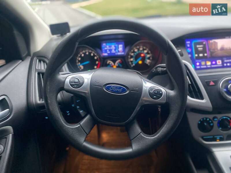 Седан Ford Focus 2014 в Чернигове