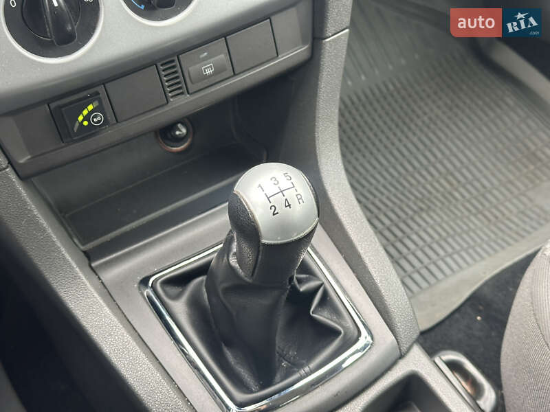 Хетчбек Ford Focus 2007 в Києві фото 38 Хетчбек Ford Focus 2007 в Києві