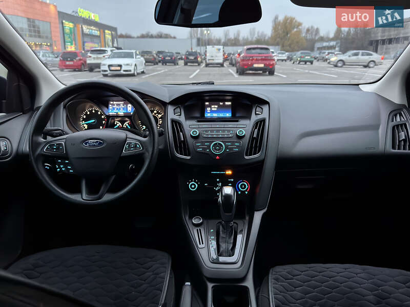 Хетчбек Ford Focus 2015 в Полтаві фото 3 Хетчбек Ford Focus 2015 в Полтаві