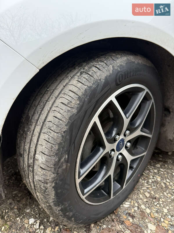 Седан Ford Focus 2017 в Глухове фото 4 Седан Ford Focus 2017 в Глухове