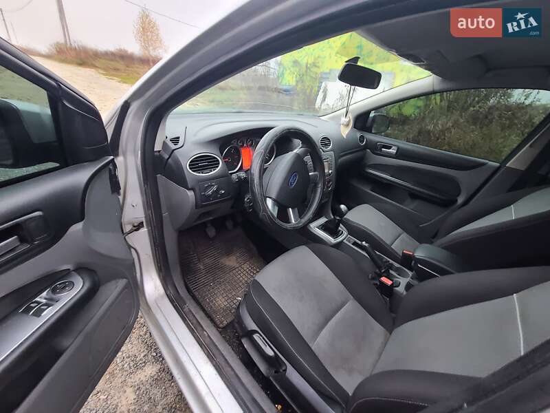 Хетчбек Ford Focus 2010 в Львові фото 17 Хетчбек Ford Focus 2010 в Львові