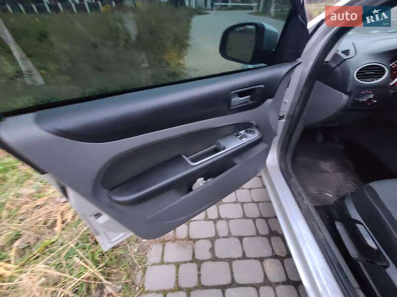 Хетчбек Ford Focus 2010 в Львові фото 20 Хетчбек Ford Focus 2010 в Львові