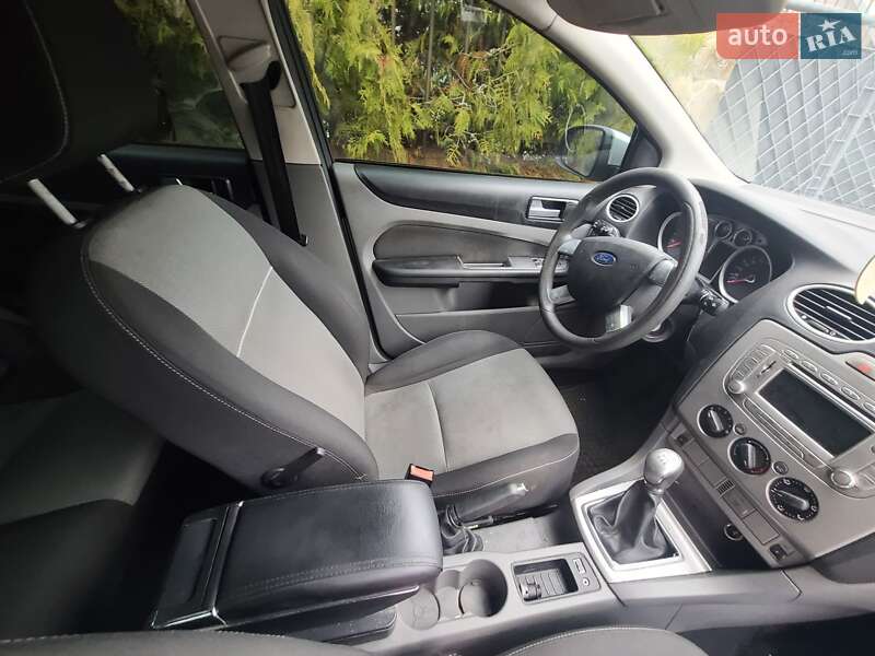Хетчбек Ford Focus 2010 в Львові фото 23 Хетчбек Ford Focus 2010 в Львові