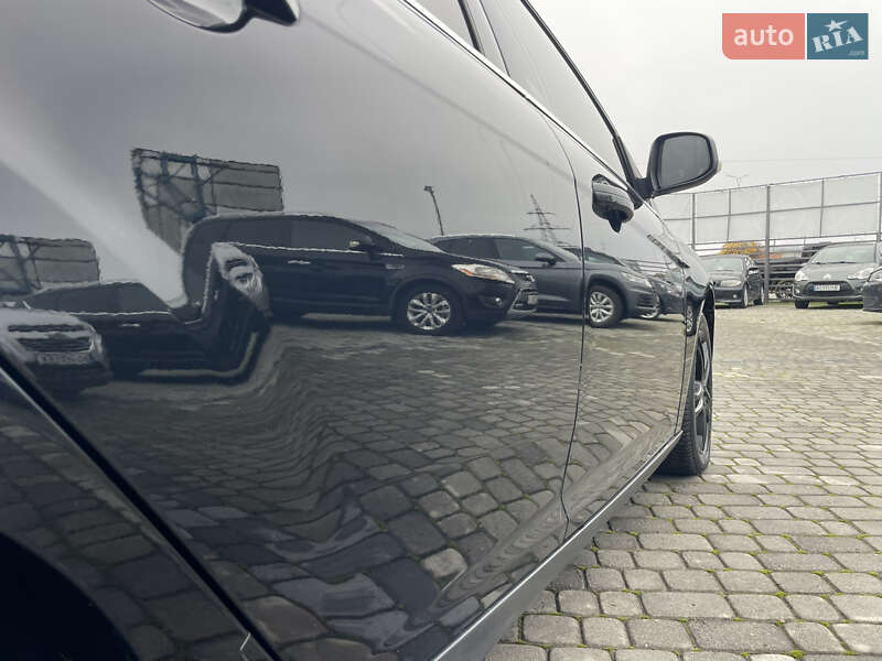 Хэтчбек Ford Focus 2012 в Мукачево