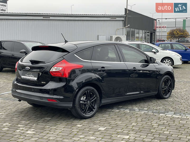 Хэтчбек Ford Focus 2012 в Мукачево