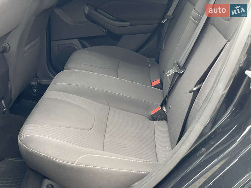 Хэтчбек Ford Focus 2012 в Мукачево