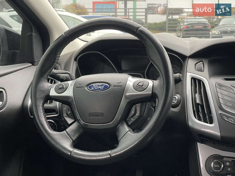 Хэтчбек Ford Focus 2012 в Мукачево