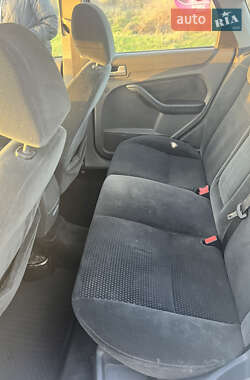 Седан Ford Focus 2007 в Южноукраинске
