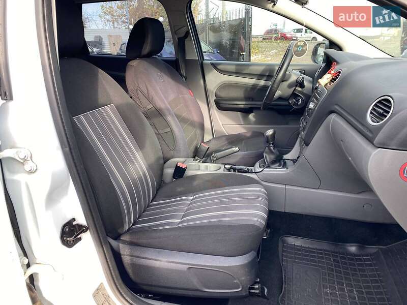 Універсал Ford Focus 2010 в Києві фото 12 Універсал Ford Focus 2010 в Києві