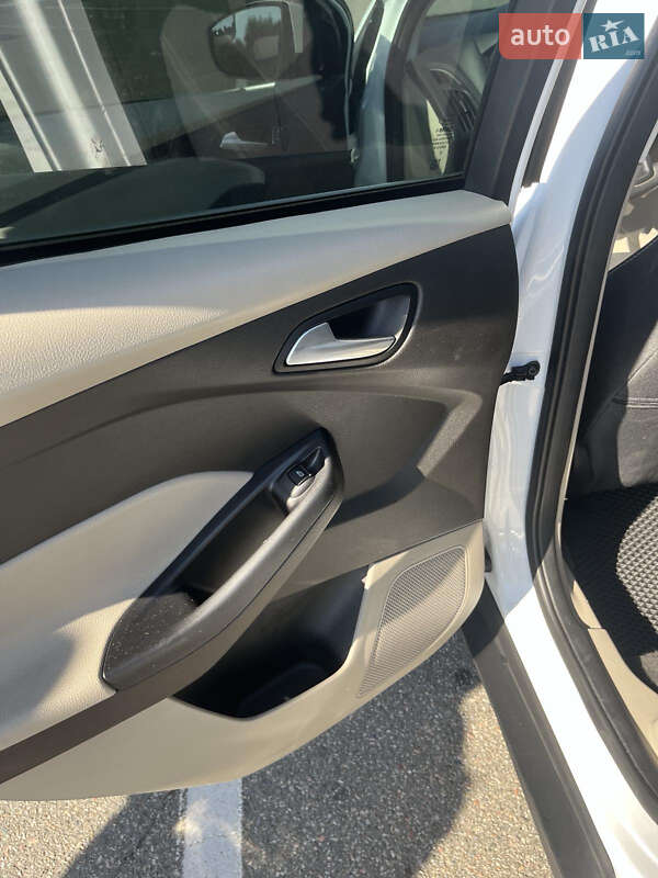 Седан Ford Focus 2015 в Киеве фото 17 Седан Ford Focus 2015 в Киеве