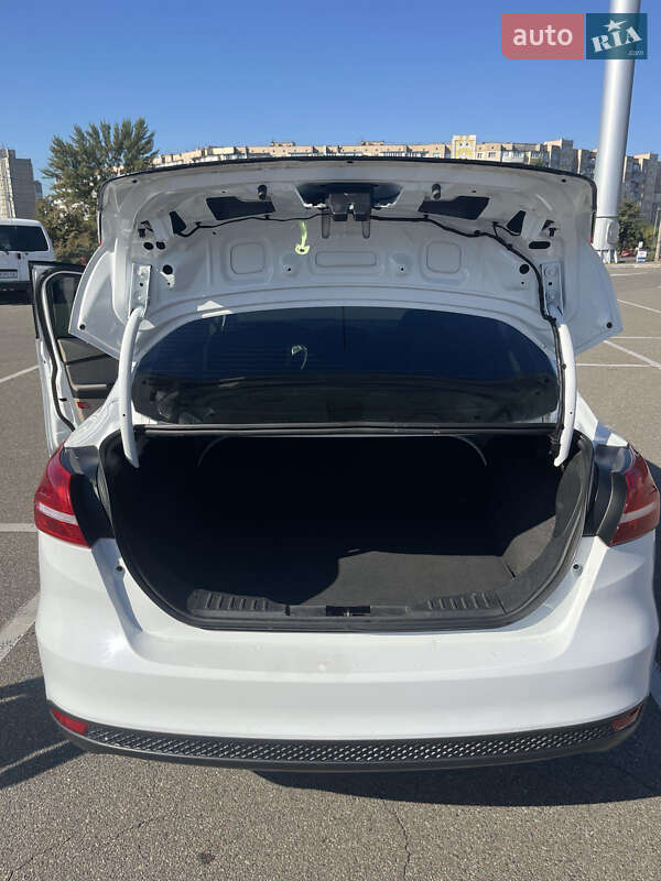 Седан Ford Focus 2015 в Киеве фото 24 Седан Ford Focus 2015 в Киеве