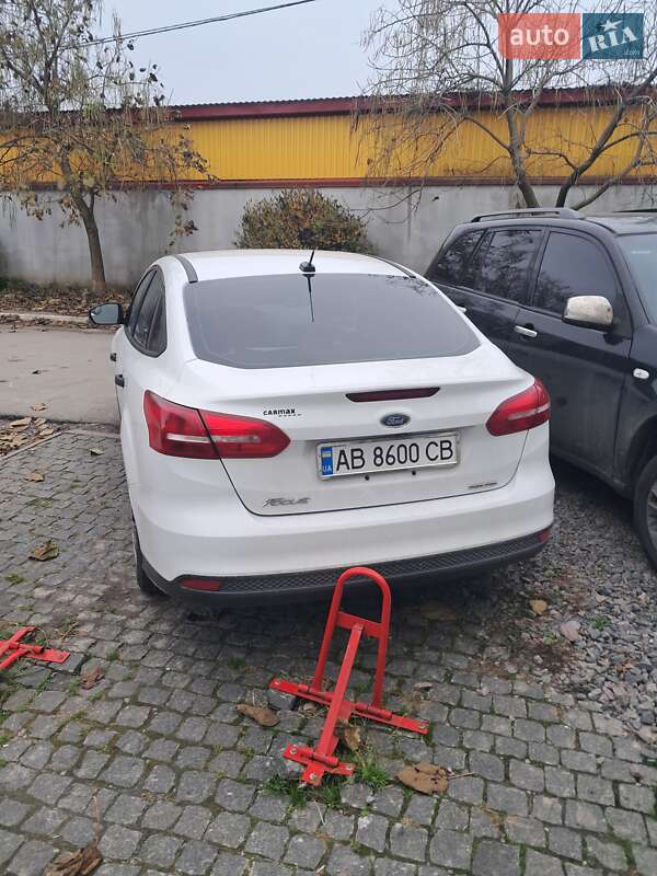 Седан Ford Focus 2015 в Софиевской Борщаговке