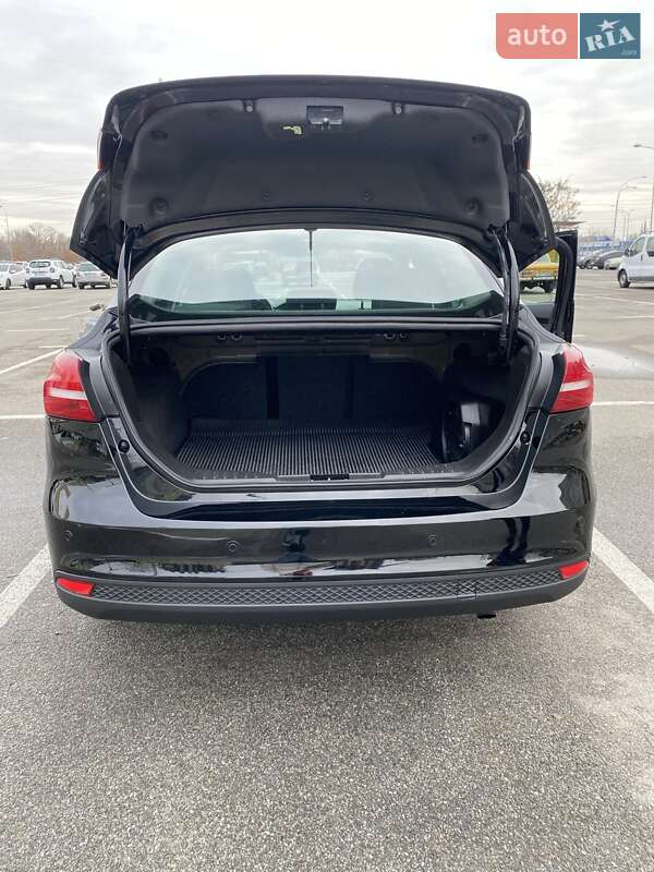 Седан Ford Focus 2017 в Киеве фото 21 Седан Ford Focus 2017 в Киеве