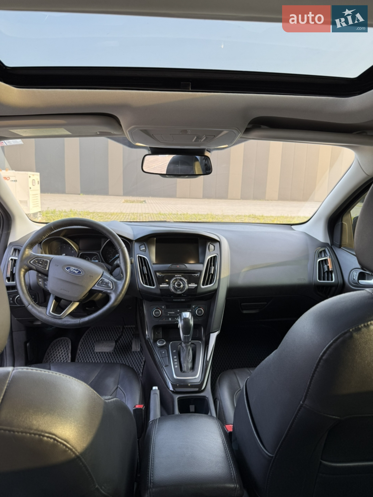 2017 Ford Focus - мініатюра 14