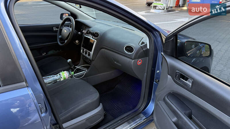 Седан Ford Focus 2005 в Киеве