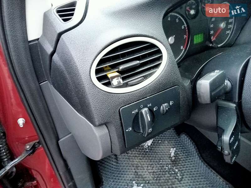 Хетчбек Ford Focus 2006 в Житомирі фото 10 Хетчбек Ford Focus 2006 в Житомирі