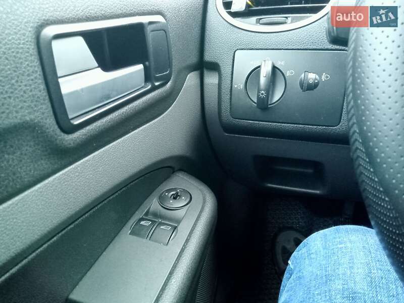 Хетчбек Ford Focus 2006 в Житомирі фото 14 Хетчбек Ford Focus 2006 в Житомирі