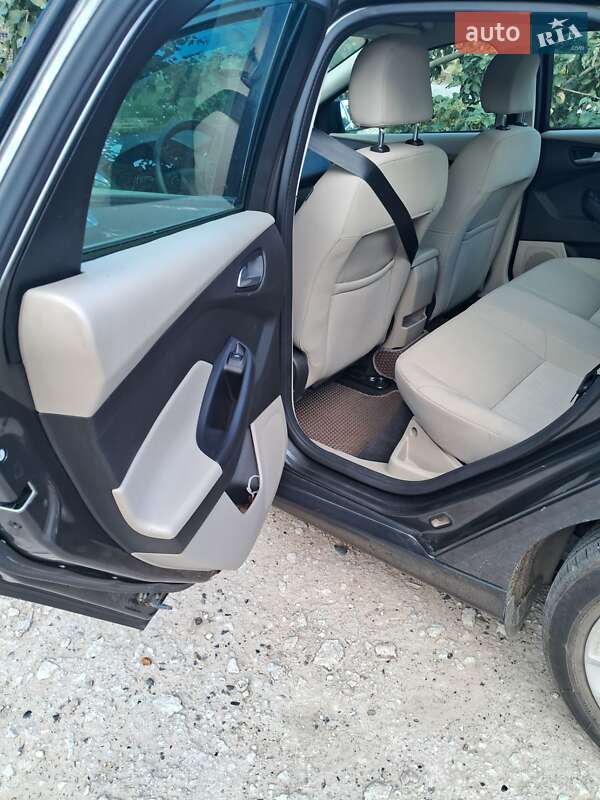 Седан Ford Focus 2015 в Краснокутске фото 11 Седан Ford Focus 2015 в Краснокутске