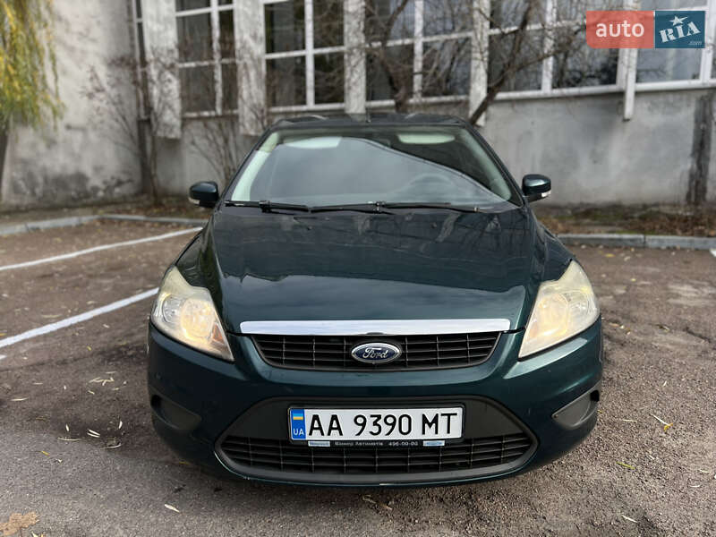 Хэтчбек Ford Focus 2008 в Обухове