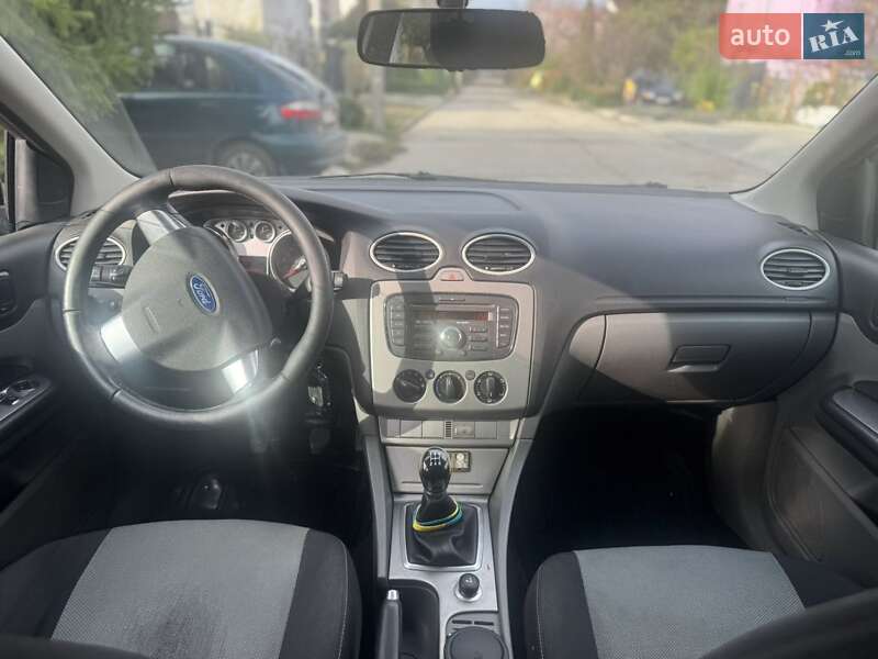 Хэтчбек Ford Focus 2010 в Днепре
