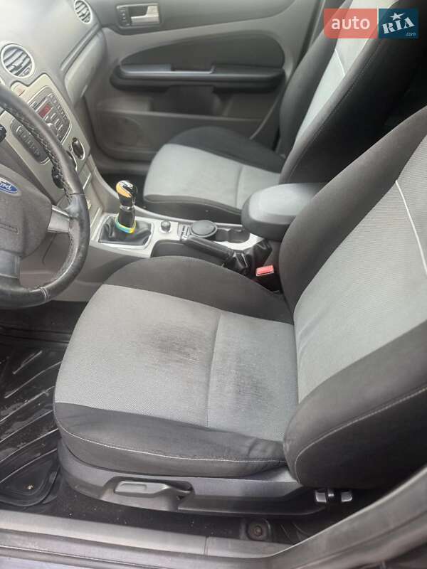 Хэтчбек Ford Focus 2010 в Днепре