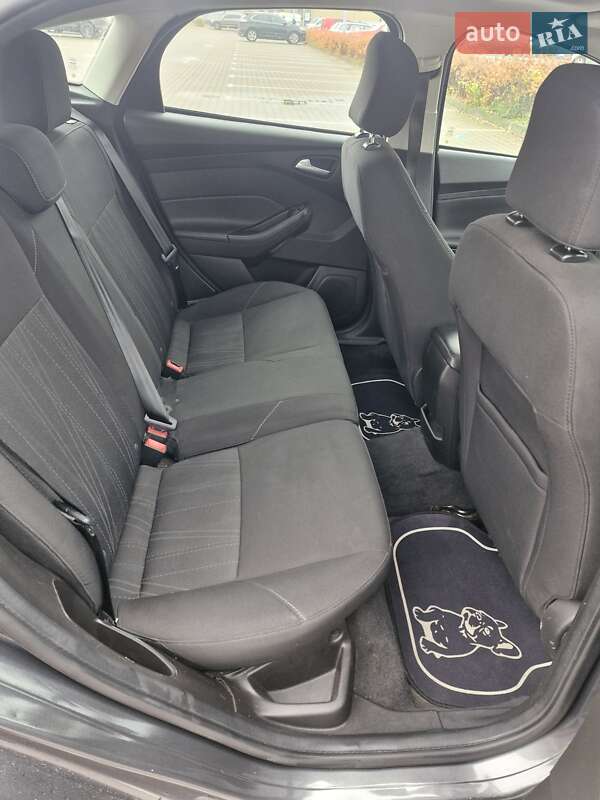 Хетчбек Ford Focus 2016 в Житомирі фото 3 Хетчбек Ford Focus 2016 в Житомирі