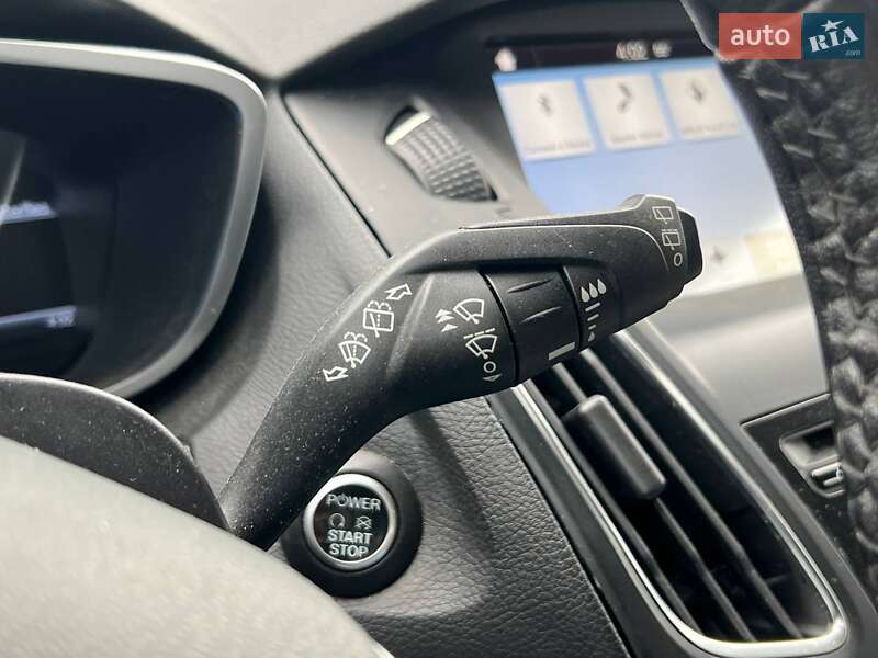 Седан Ford Focus 2016 в Киеве