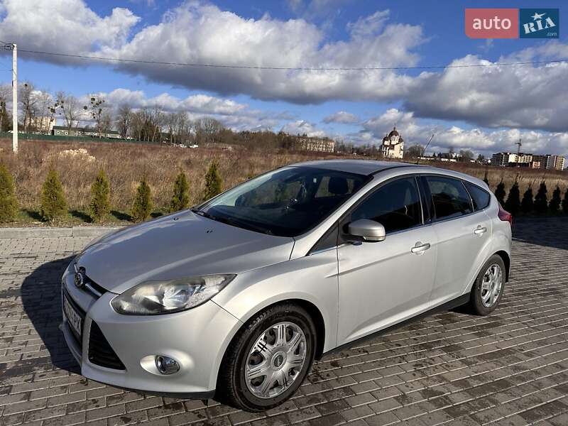 Хэтчбек Ford Focus 2012 в Золочеве фото Хэтчбек Ford Focus 2012 в Золочеве