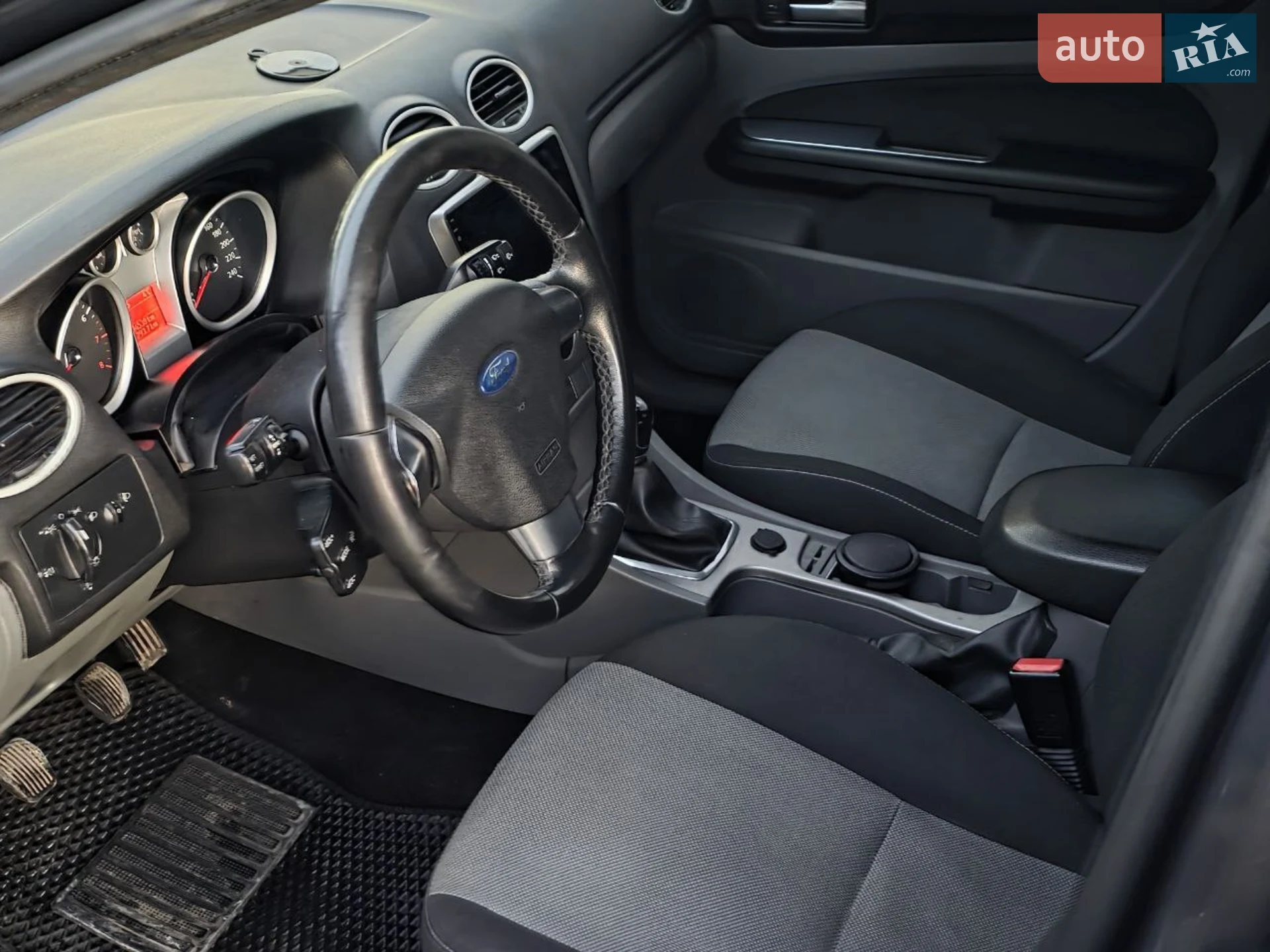 2010 Ford Focus - мініатюра 21