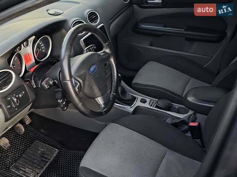 Хэтчбек Ford Focus 2010 в Тернополе