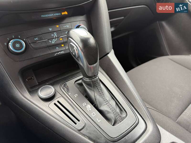Седан Ford Focus 2015 в Днепре