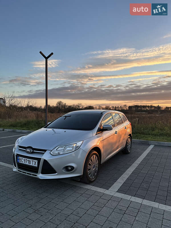 Универсал Ford Focus 2013 в Пустомытах