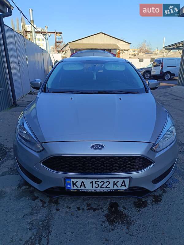 Седан Ford Focus 2015 в Киеве фото 4 Седан Ford Focus 2015 в Киеве