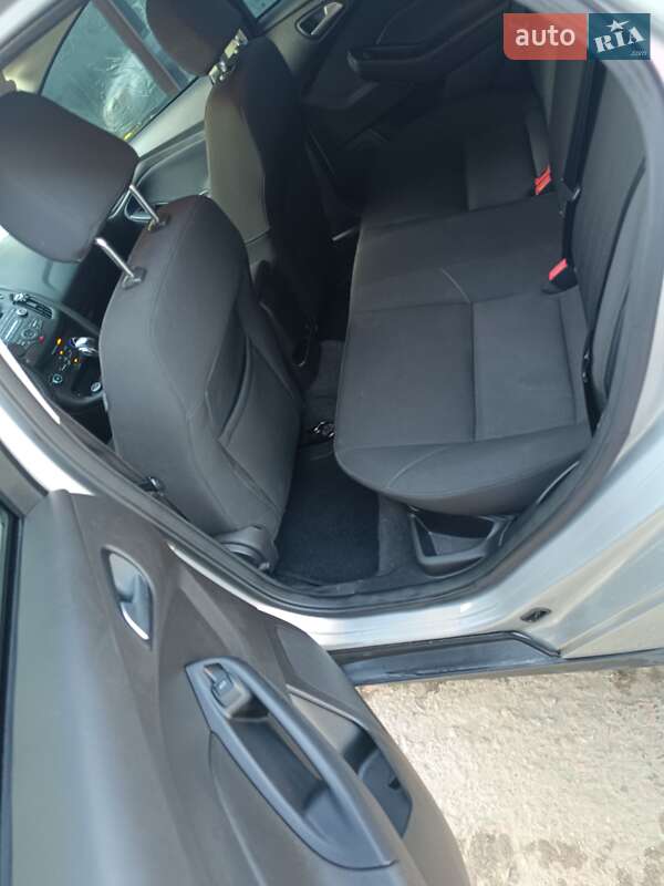 Седан Ford Focus 2015 в Киеве фото 13 Седан Ford Focus 2015 в Киеве