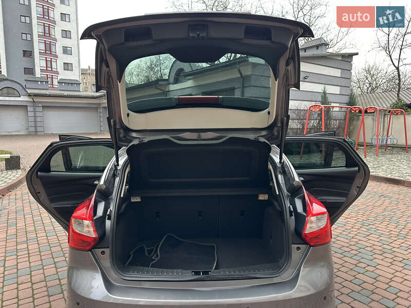 Хэтчбек Ford Focus 2013 в Ивано-Франковске