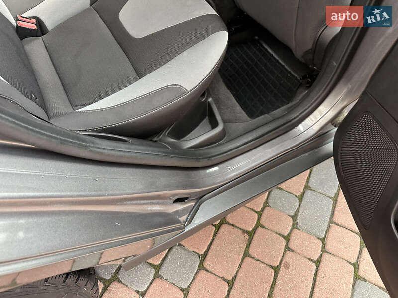 Хэтчбек Ford Focus 2013 в Ивано-Франковске