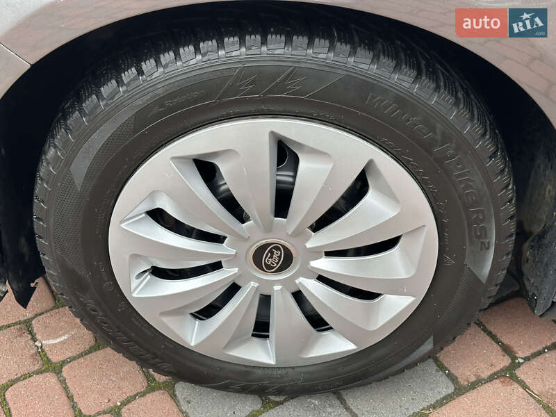 Хэтчбек Ford Focus 2013 в Ивано-Франковске