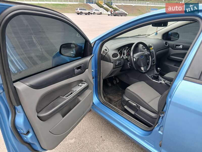 Хетчбек Ford Focus 2010 в Обухові