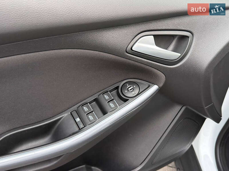 Хетчбек Ford Focus 2013 в Стрию