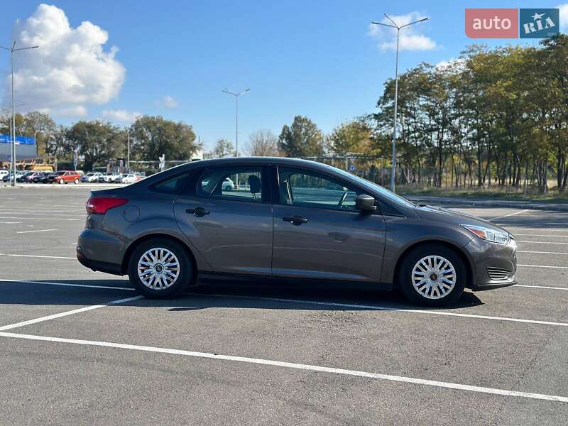 Седан Ford Focus 2015 в Днепре